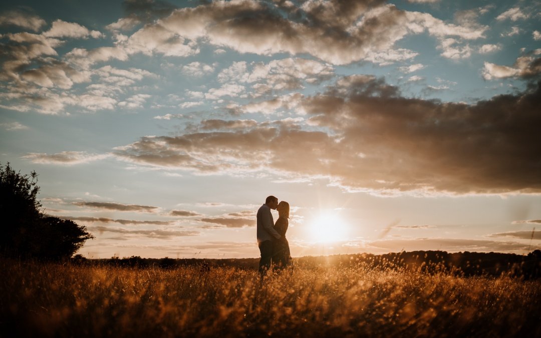 Engagement Photography in Kent – at golden hour