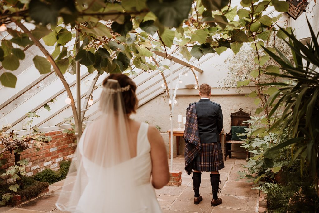 Relaxed wedding at The Secret Garden